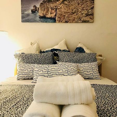 Guest Love Chiado Lisbon Bagian luar foto